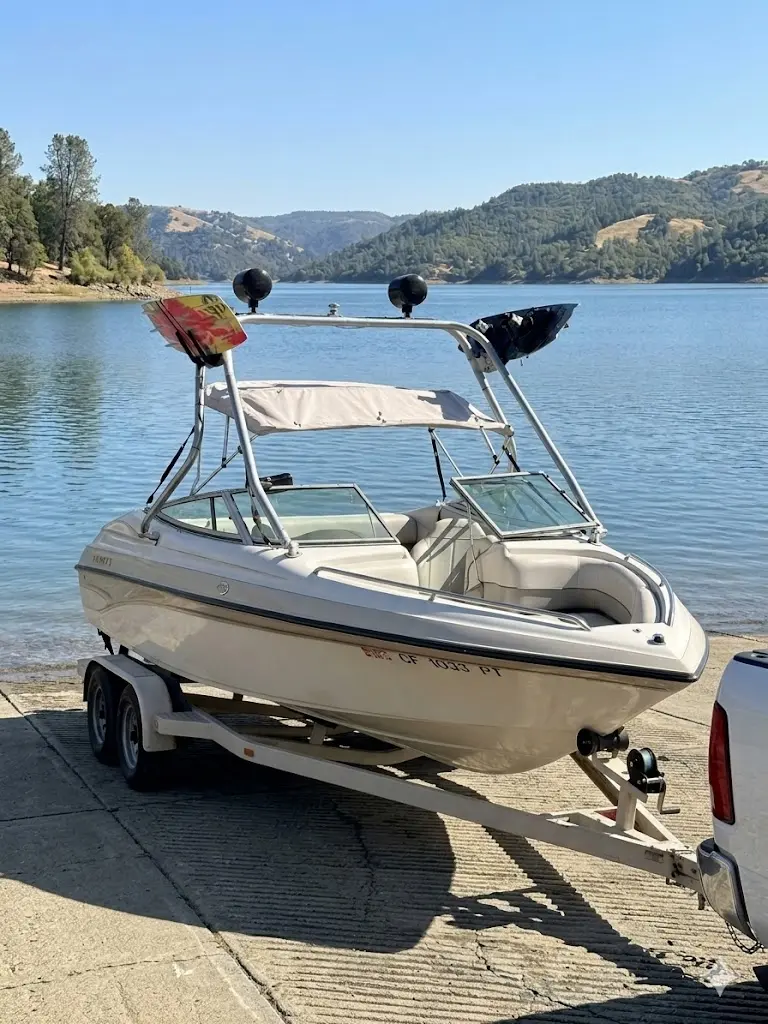 2000 Crownline boat