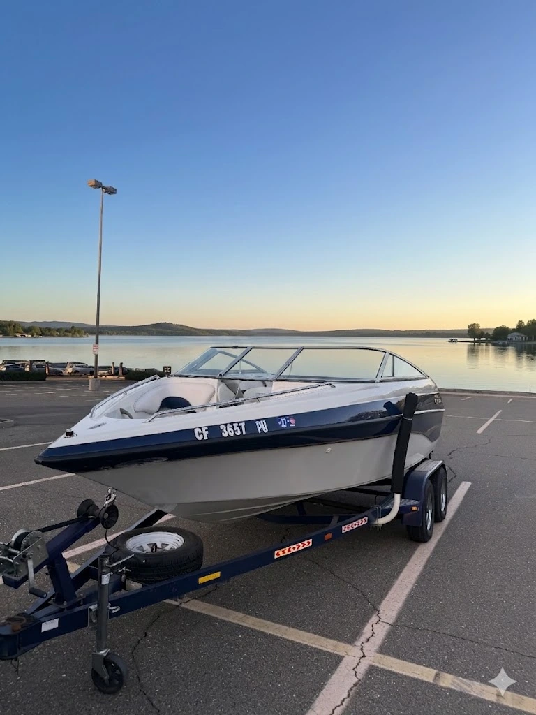2001 Crownline boat