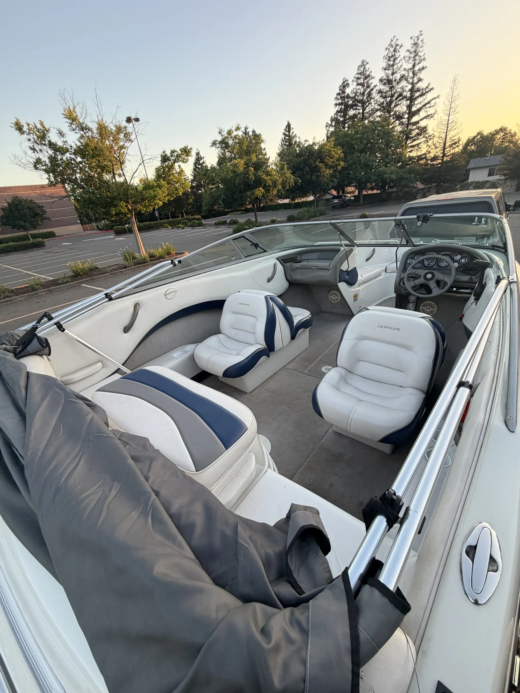2001 Crownline boat photo 6